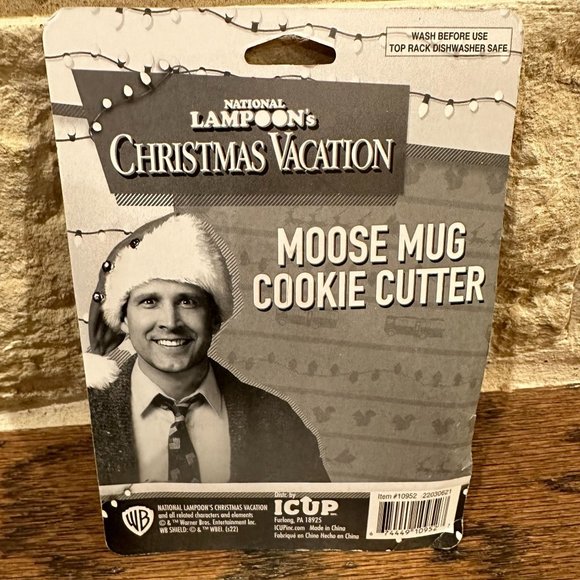 NWT National Lampoon's Christmas Vacation Moose Mug Red Plastic Cookie Cutter - Picture 2 of 2
